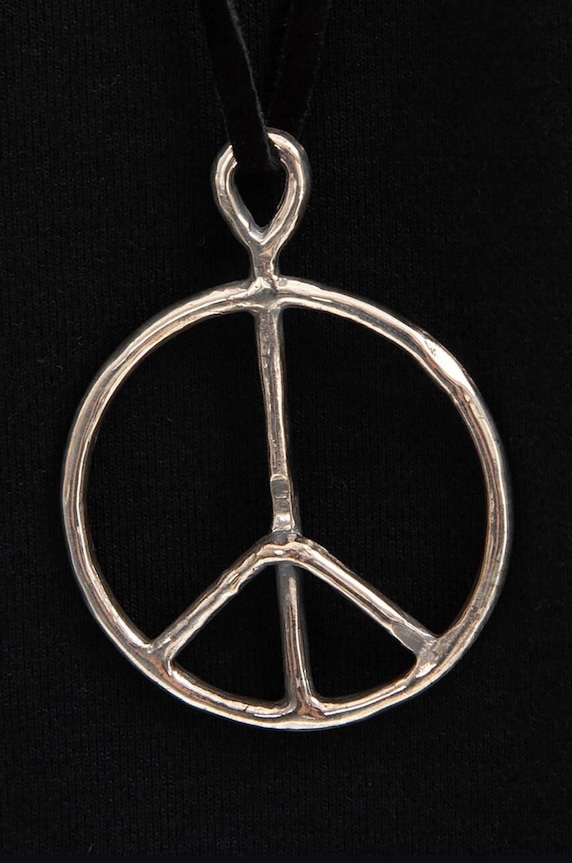 Ogrlica Needles Peace Pendant - Deer Cord LQ015.SILVER srebrna