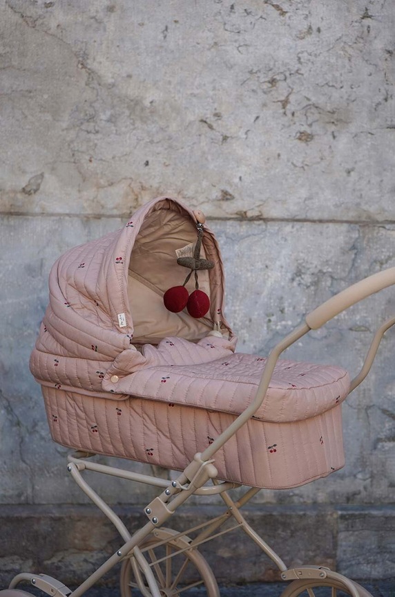 Kočík pre bábiky Konges Sløjd DOLL PRAM Darčekový box béžová KS3564