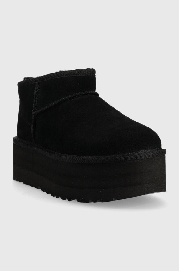 Semišové snehule UGG W Classic Ultra Mini Platform 1135092.BLK čierna AA00