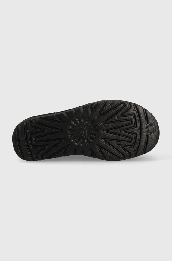 Kožené snehule UGG Classic Mini Platform 1134991.BLK čierna