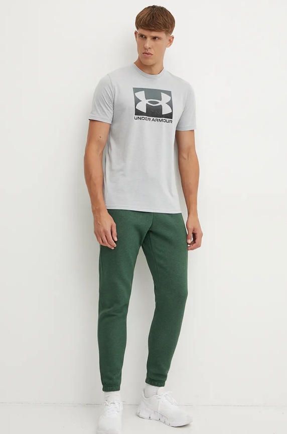 Under Armour teplákové nohavice pánske s bavlnou Essential Fleece 1373882 zelená SS26