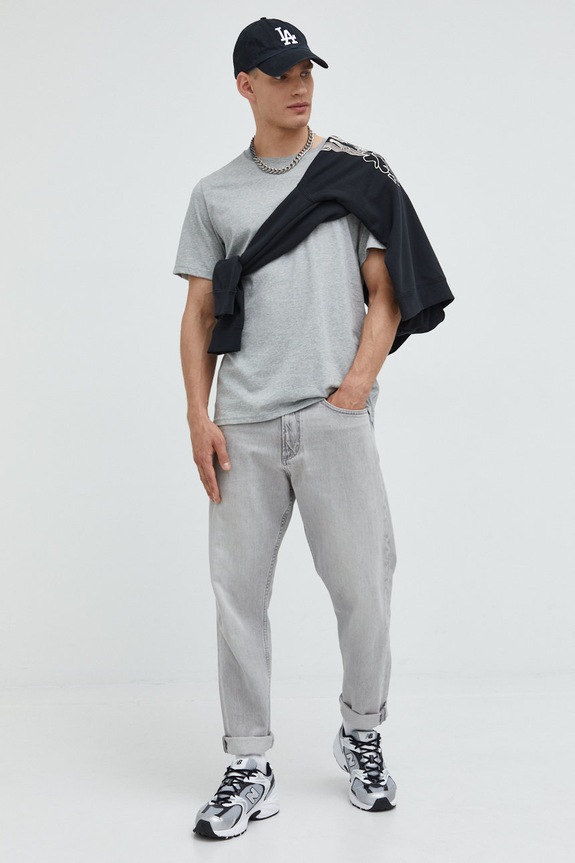 Ρούχα Βαμβακερό μπλουζάκι Converse 10023876.A05 γκρί