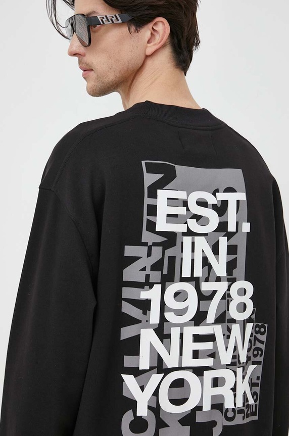 Βαμβακερή μπλούζα Calvin Klein Jeans χωρίς κουκούλα μαύρο J30J324311