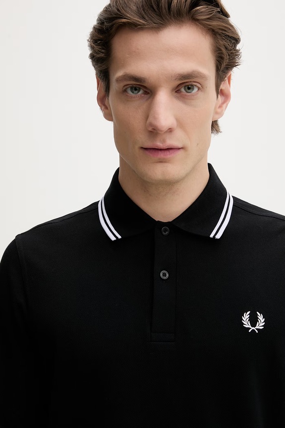 Бавовняний лонгслів Fred Perry чорний M3636.350