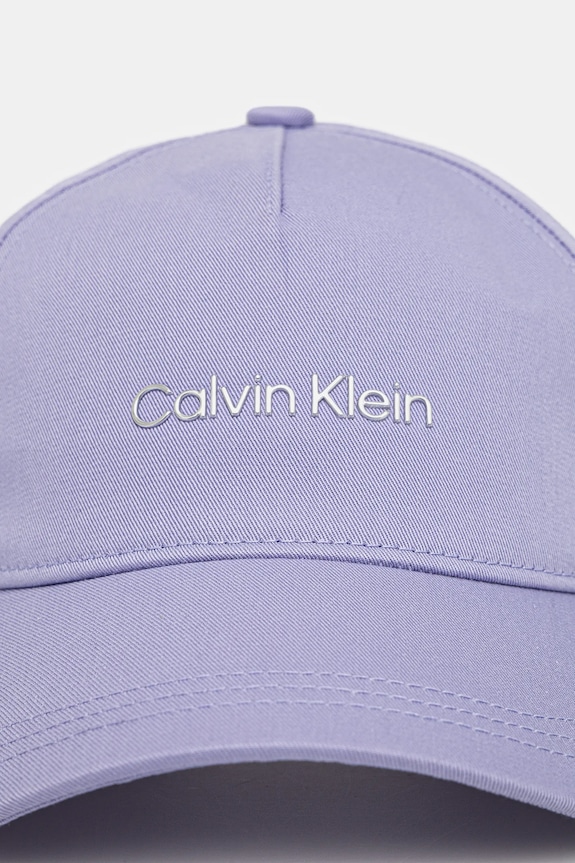 Bavlnená šiltovka Calvin Klein K60K610525 fialová SS25