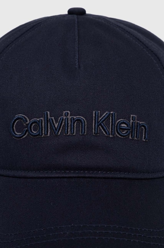 Akcesoria Calvin Klein czapka z daszkiem bawełniana K50K510656 granatowy