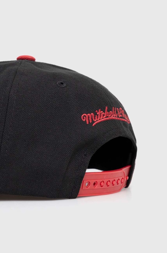 Akcesoria Mitchell&Ness czapka z daszkiem x Chicago Bulls HHSS6269.CBUYYPPPBLCK czarny