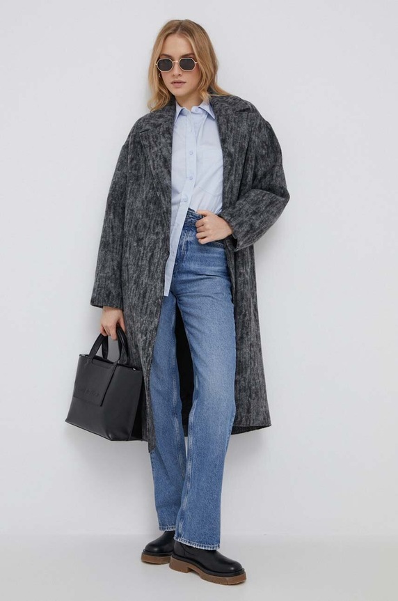 Kabát s prímesou vlny Calvin Klein bez kapucne sivá K20K205942