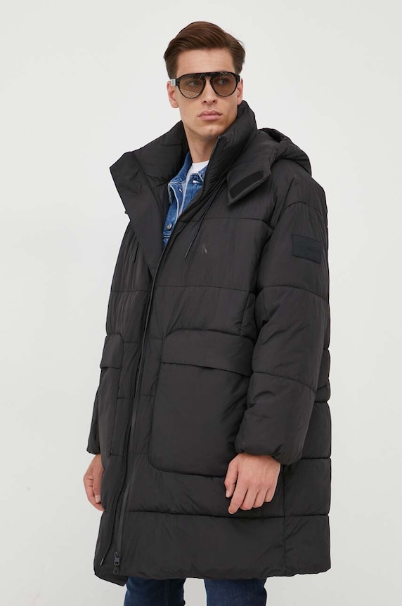 Bunda Calvin Klein Jeans s kapucí černá J30J324078