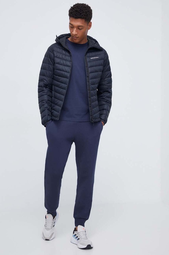 Péřová bunda Peak Performance G79635 černá AW24
