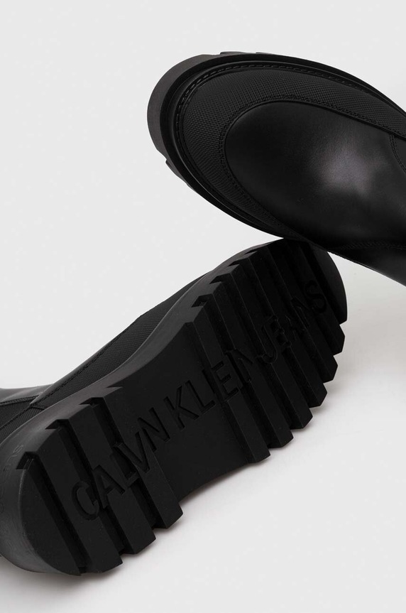 Kožené kotníkové boty Calvin Klein Jeans FLATFORM CHELSEA BOOT LTH WN černá YW0YW01111