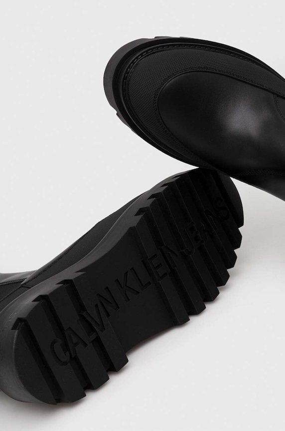 Kožené kotníkové boty Calvin Klein Jeans FLATFORM CHELSEA BOOT LTH WN černá YW0YW01111