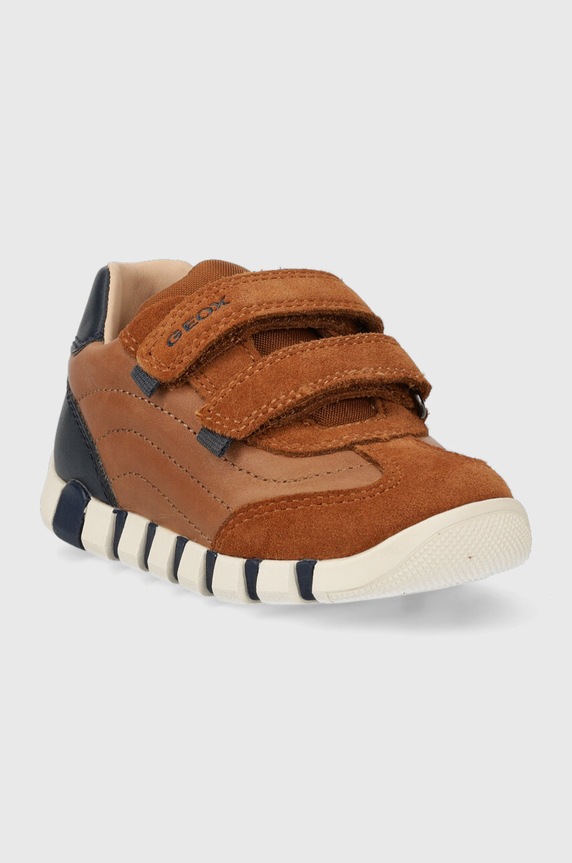 Geox gyerek sportcipő B3655A.0CL22 barna AW23