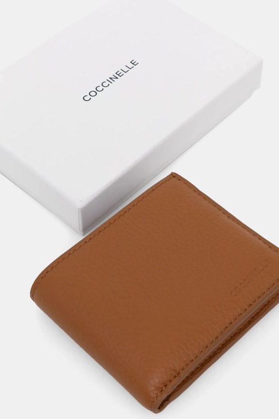 Кожен портфейл Coccinelle кафяв E2.MUK.81.04.01