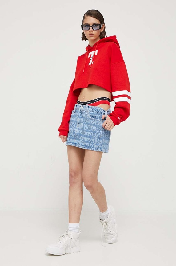 Rifľová sukňa Tommy Jeans s elastanom modrá DW0DW16069