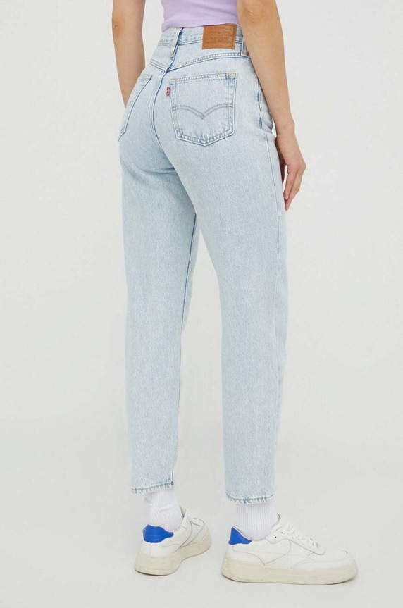 Ruházat Levi's farmer 8S MOM JEAN A3506.0014 kék