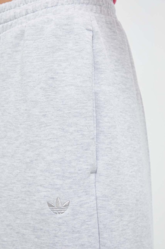 adidas Originals melegítőnadrág szürke IL0849