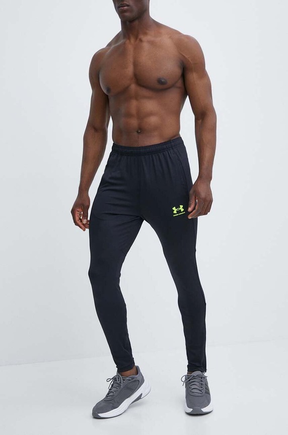 Tréningové nohavice Under Armour Challenger čierna 1379587