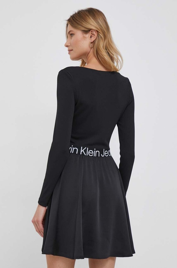 Odzież Calvin Klein Jeans sukienka J20J222714 czarny