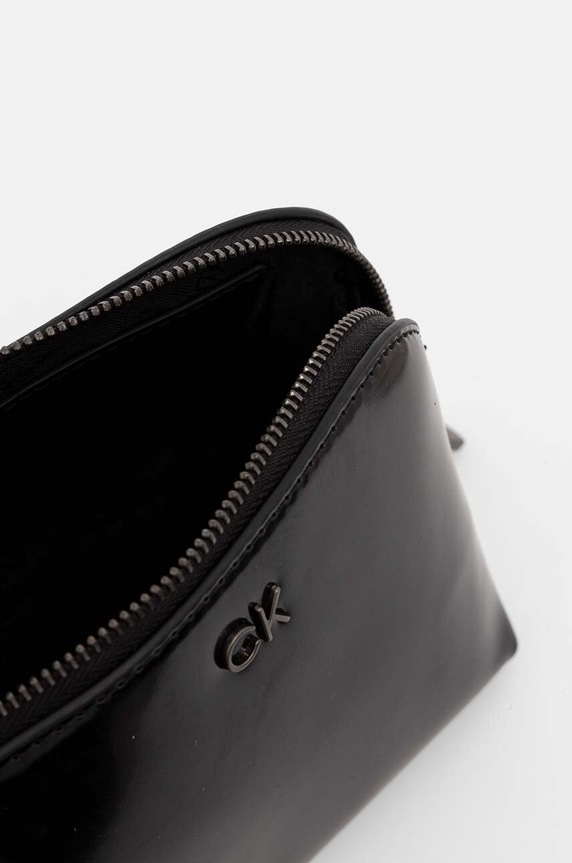 Calvin Klein kosmetyczka czarny K60K612449