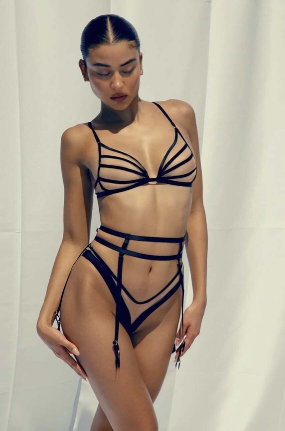 GOD SAVE QUEENS pas do pończoch FORGET ME NOT SUSPENDER GSQ.25.130 czarny AW24