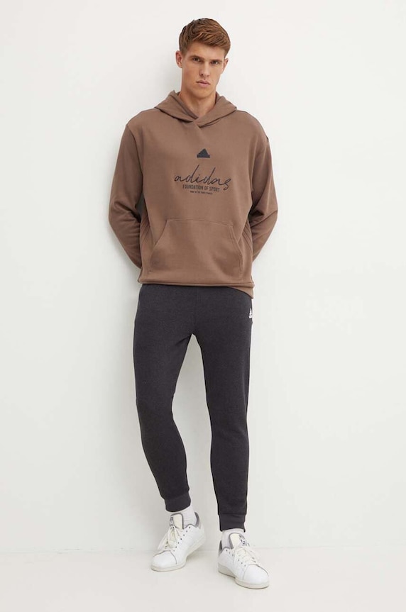 Βαμβακερή μπλούζα adidas Brand Love IW3534 καφέ AW24