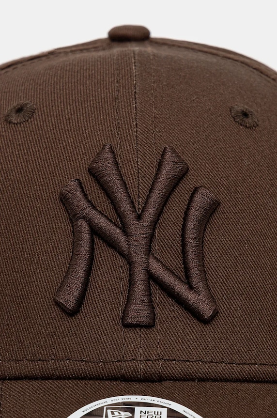 New Era șapcă de baseball din bumbac LEAGUE ESSENTIAL 9FORTY® 60471462 maro AA00