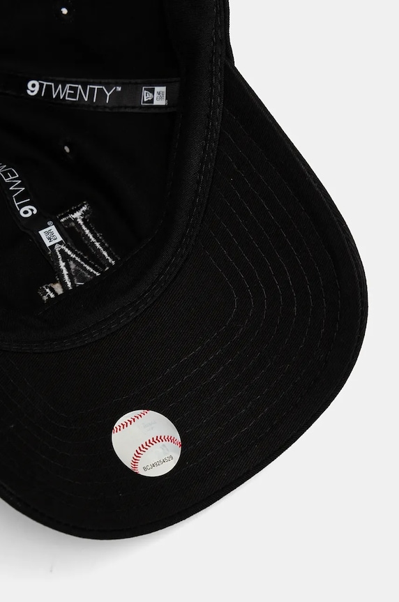 Αξεσουάρ Βαμβακερό καπέλο του μπέιζμπολ New Era LEAGUE ESSENTIAL 9TWENTY® LOS ANGELES DODGERS LEAGUE ESSENTIAL 9FORTY® 60471467 μαύρο