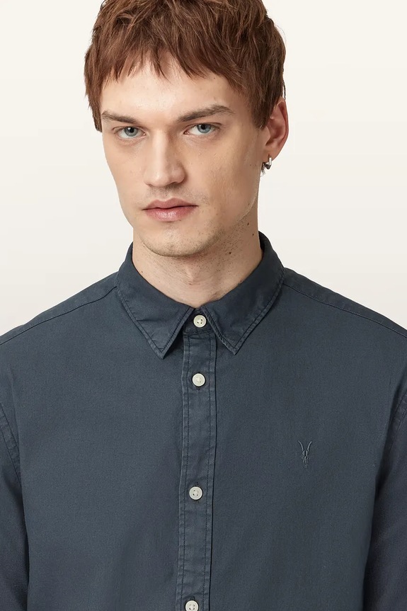 Bombažna srajca AllSaints HAWTHORNE LS SHIRT M150SB modra SS26