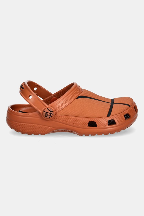 Detské šľapky Crocs CLASSIC BASKETBALL CLOG 210156.CLASSIC.BASKETBA oranžová AW24