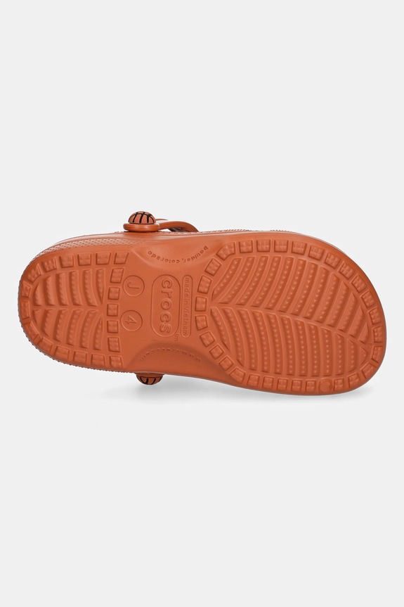 Detské šľapky Crocs CLASSIC BASKETBALL CLOG 210156.CLASSIC.BASKETBA oranžová