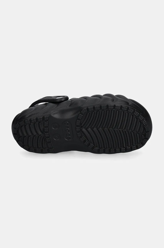 Šľapky Crocs Classic Lined Overpuff Clog 210059.001 čierna