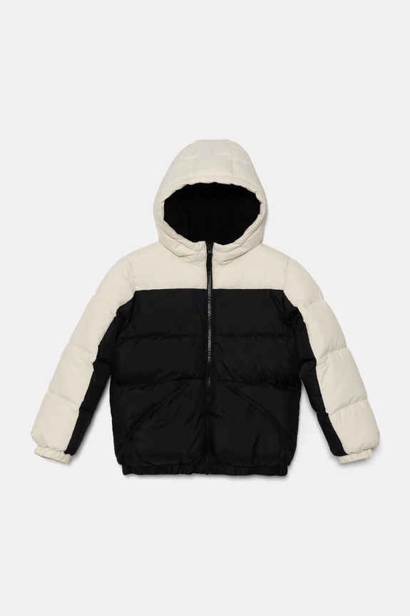 Детско яке United Colors of Benetton с изолация черен 2WU0CN05H.G.Seasonal