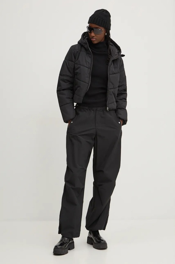 Bunda Vans VN000H5EBLK1 černá AW24