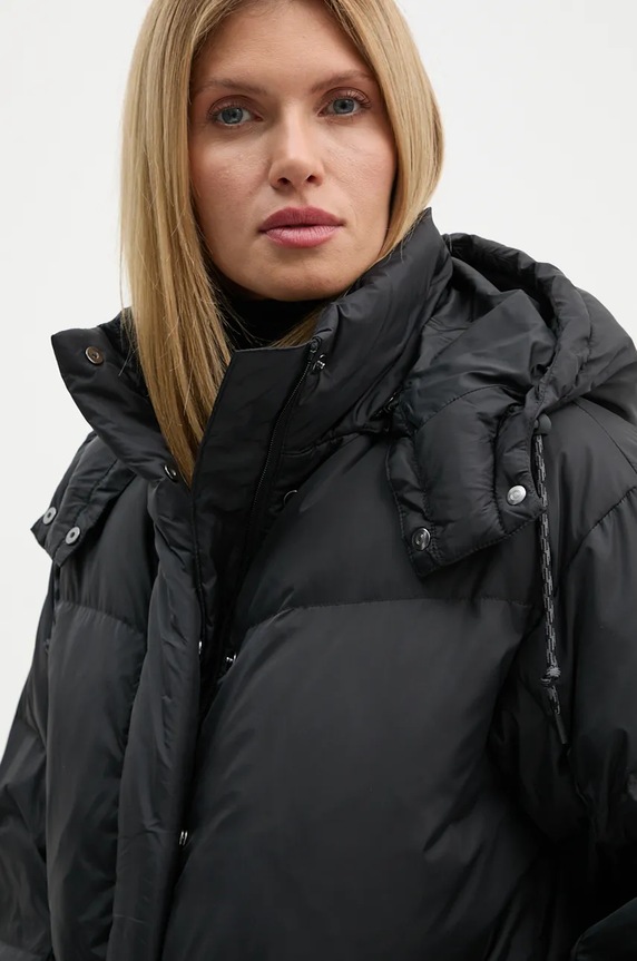 Páperová bunda Levi's čierna A8528