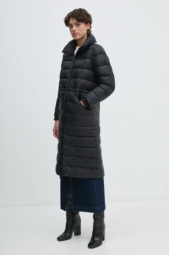 Péřová bunda Tommy Hilfiger s podšívkou černá WW0WW43553