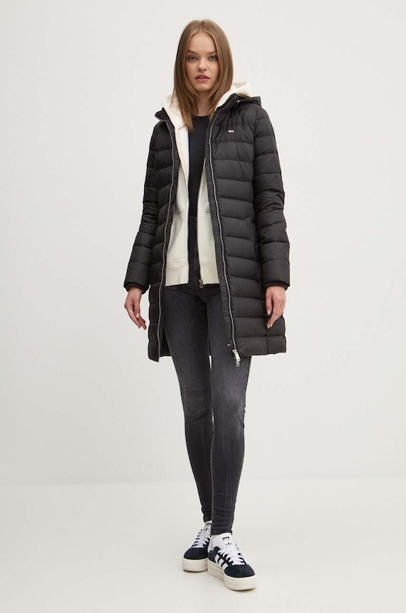 Páperová bunda Tommy Jeans DW0DW18864 čierna AW25