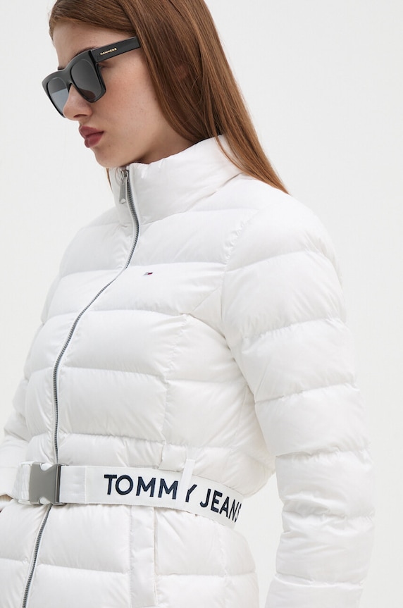 Μπουφάν με επένδυση από πούπουλα Tommy Jeans λευκό DW0DW18826