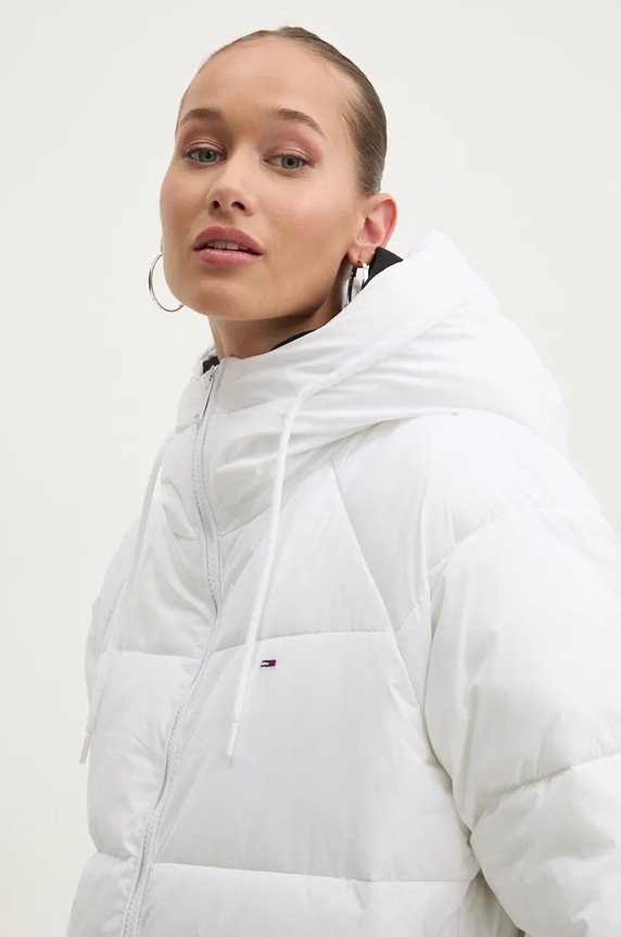 Μπουφάν Tommy Jeans λευκό DW0DW18841