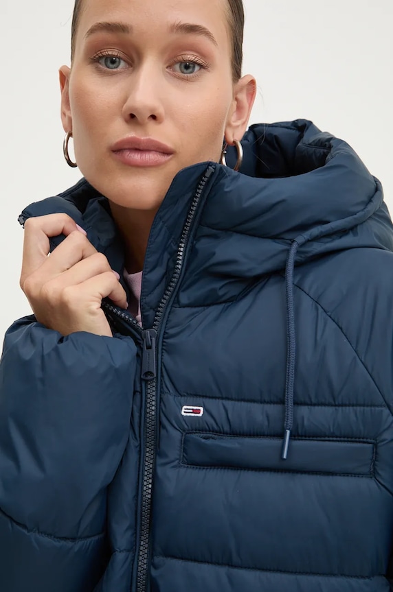 Tommy Jeans rövid kabát sötétkék DW0DW18842