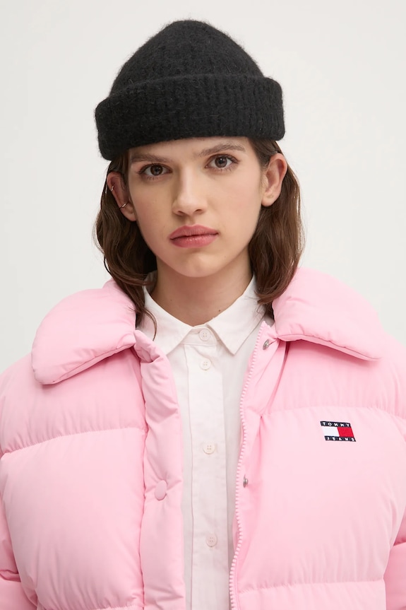 Péřová bunda Tommy Jeans růžová DW0DW20390