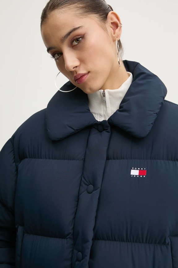 Μπουφάν με επένδυση από πούπουλα Tommy Jeans σκούρο μπλε DW0DW20390