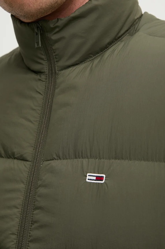 Αμάνικο από πούπουλα Tommy Jeans πράσινο DM0DM18896