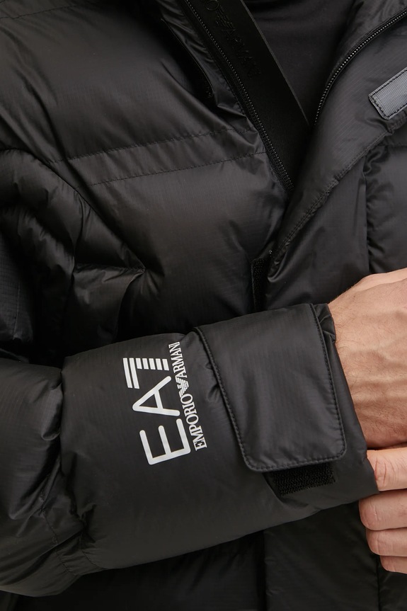 EA7 Emporio Armani kurtka narciarska Cortina Eco-Down czarny PNHUZ.6DPG06.1200