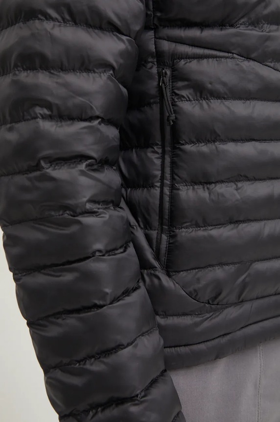 The North Face sportos dzseki Huila NF0A85A34GZ1 fekete
