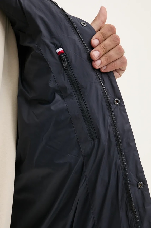 Péřová bunda Tommy Hilfiger MW0MW36569 námořnická modř