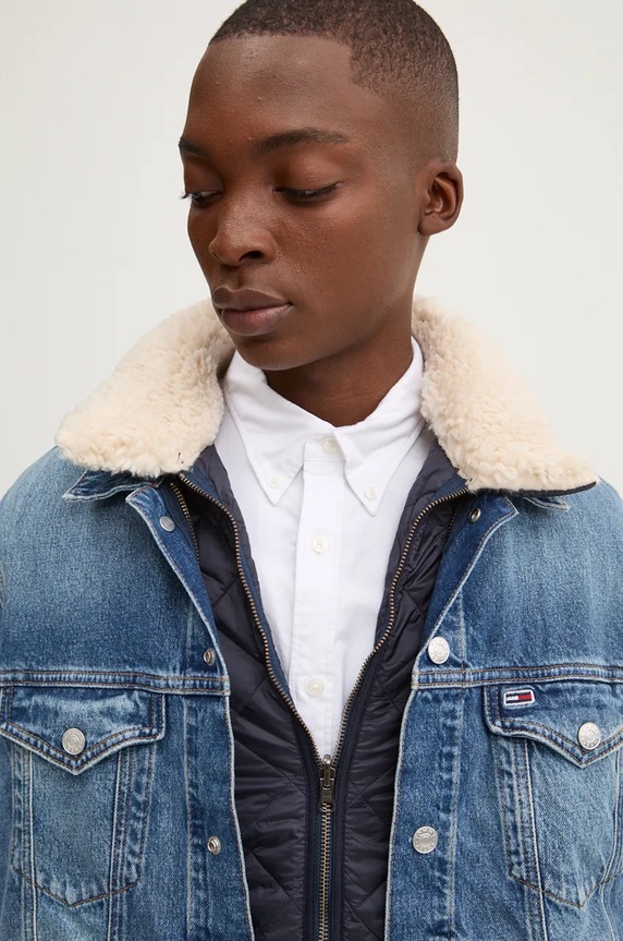 Džínová bunda Tommy Jeans modrá DM0DM20470