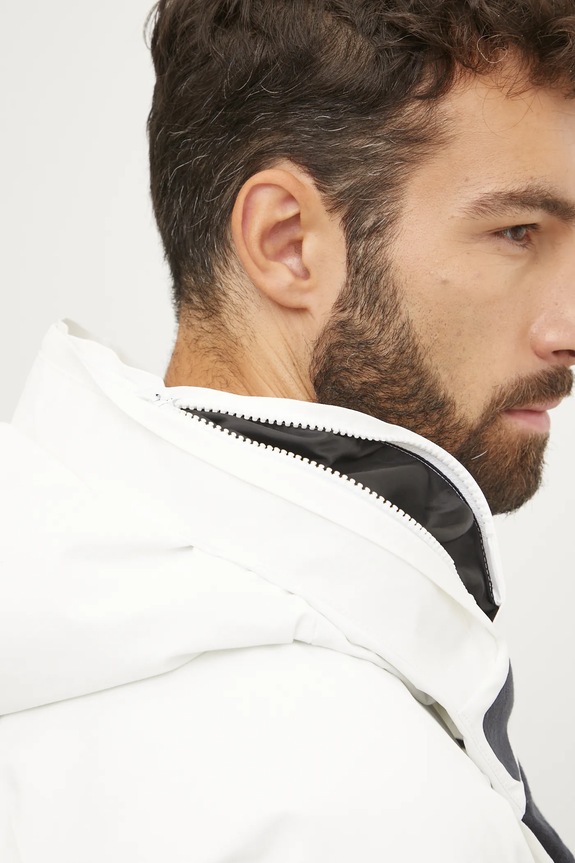 Péřová lyžařská bunda Descente 3D Insulated DWMYGK30Y bílá