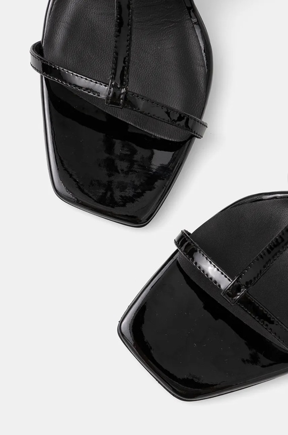 Δερμάτινα πέδιλα Calvin Klein HEEL GLADI SANDAL 90 PAT HW0HW02312 μαύρο