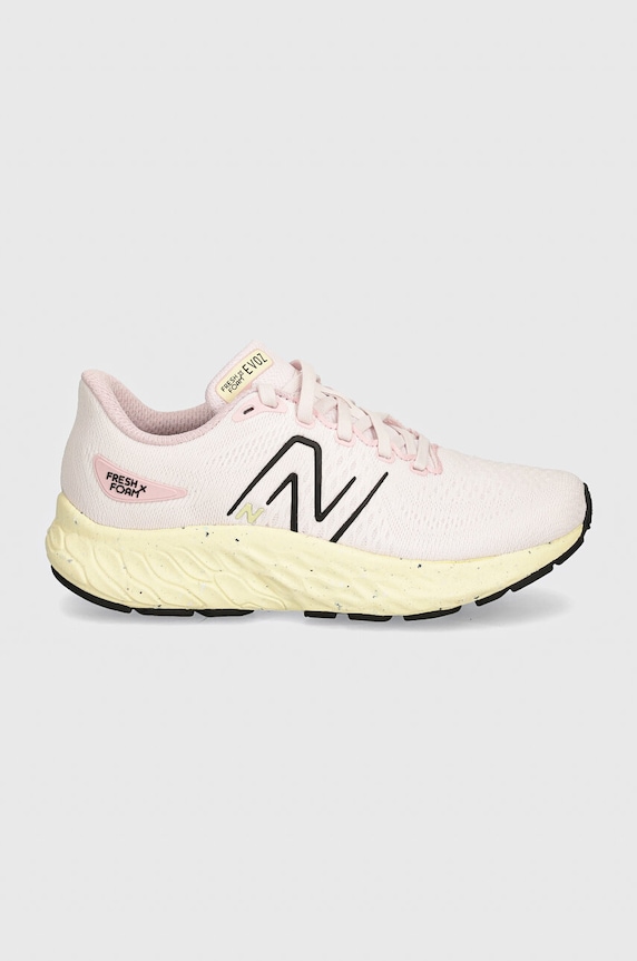 Běžecké boty New Balance Fresh Foam Evoz v3 WEVOZCP3 růžová AW24